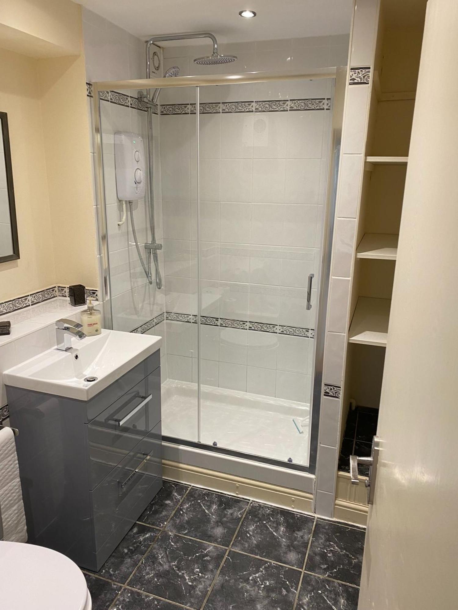River Courtyard Apartment In The Heart Of Stneots Saint Neots Bagian luar foto